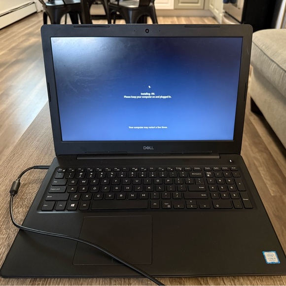 Laptop Dell Latitude 3590